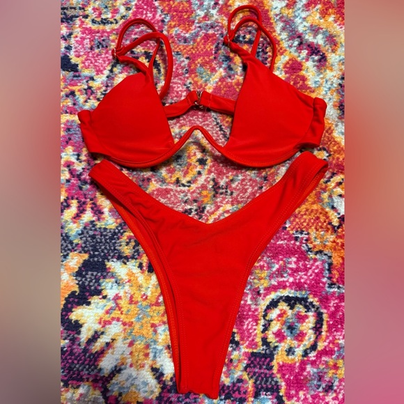 Amazon Red Bikini Set - Picture 1 of 2